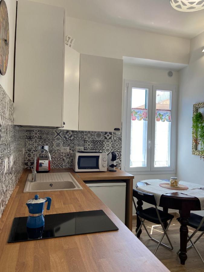 Menasihome Rome Bagian luar foto