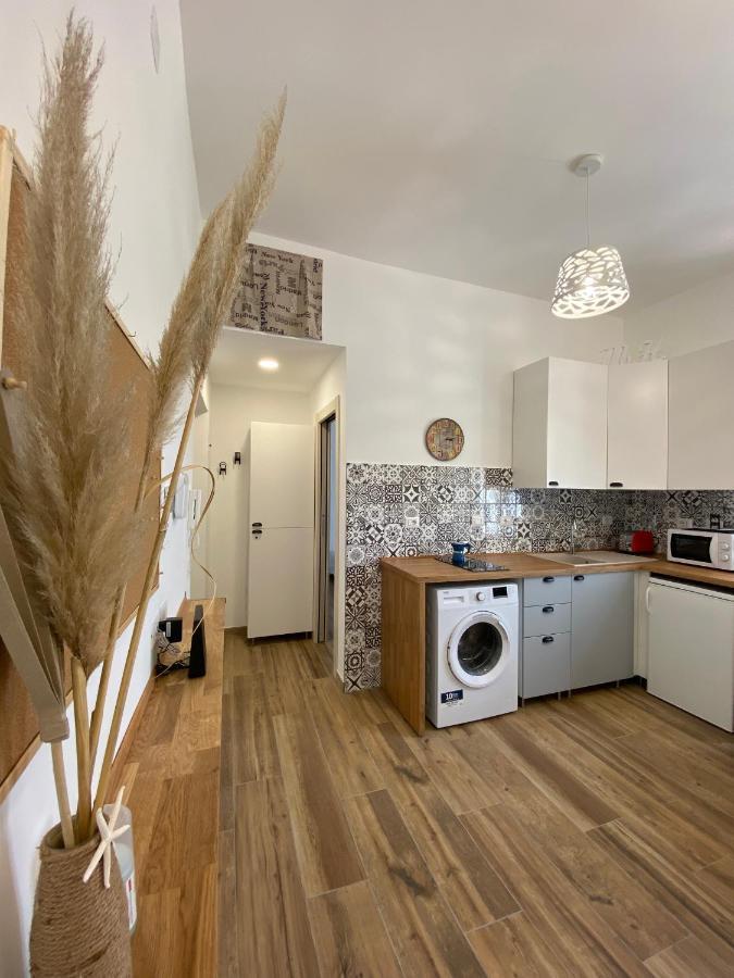 Menasihome Rome Bagian luar foto