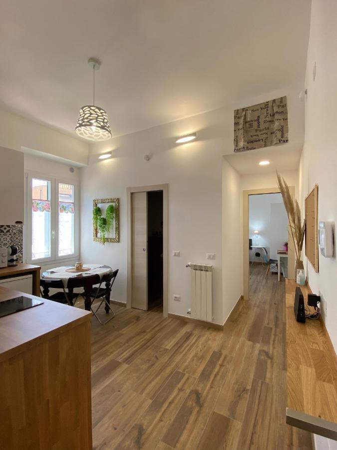 Menasihome Rome Bagian luar foto