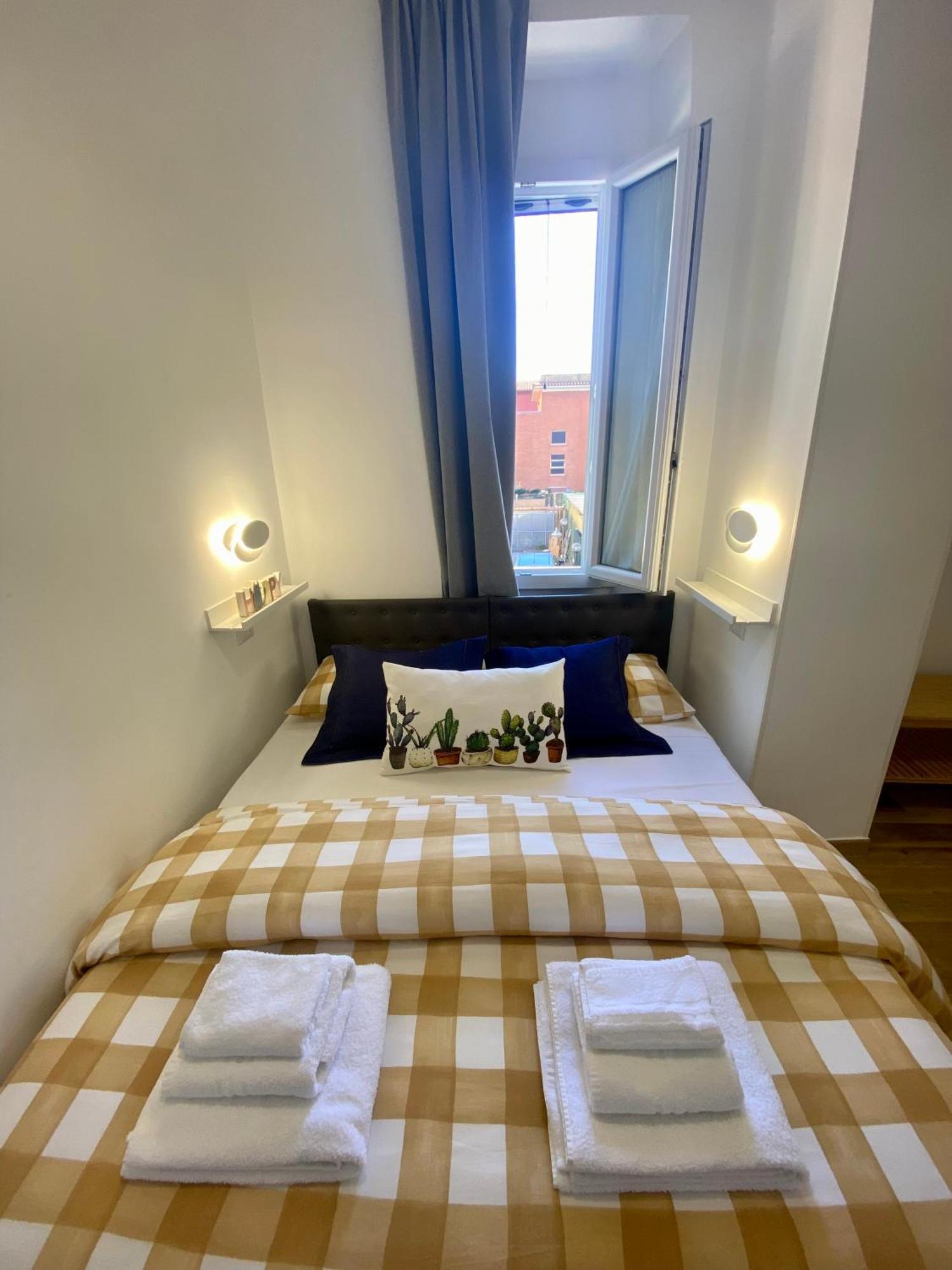 Menasihome Rome Bagian luar foto